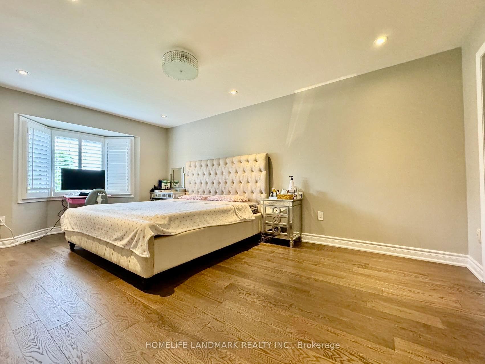 1160 Thoresby Drive photo 14