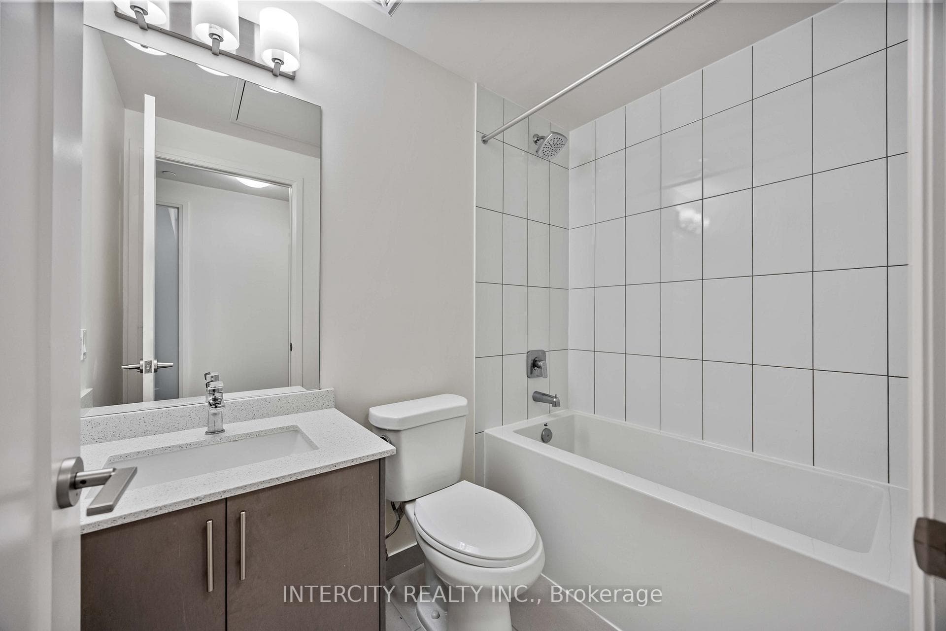 9000 Jane Street Unit 523 photo 19
