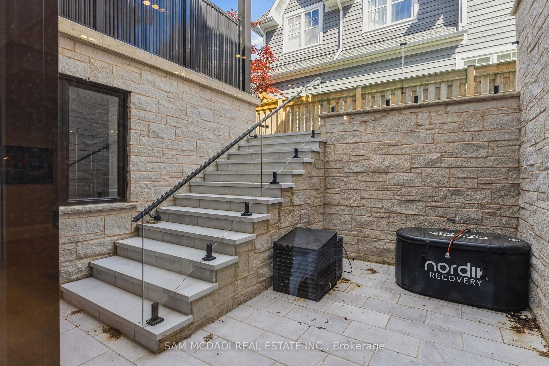 899 Danforth Place photo 49