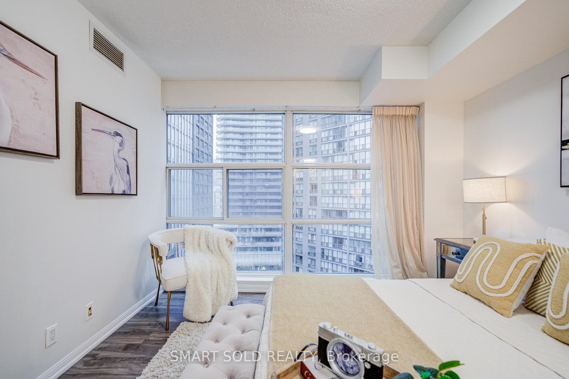 11 ST JOSEPH Street Unit 1612 photo 12