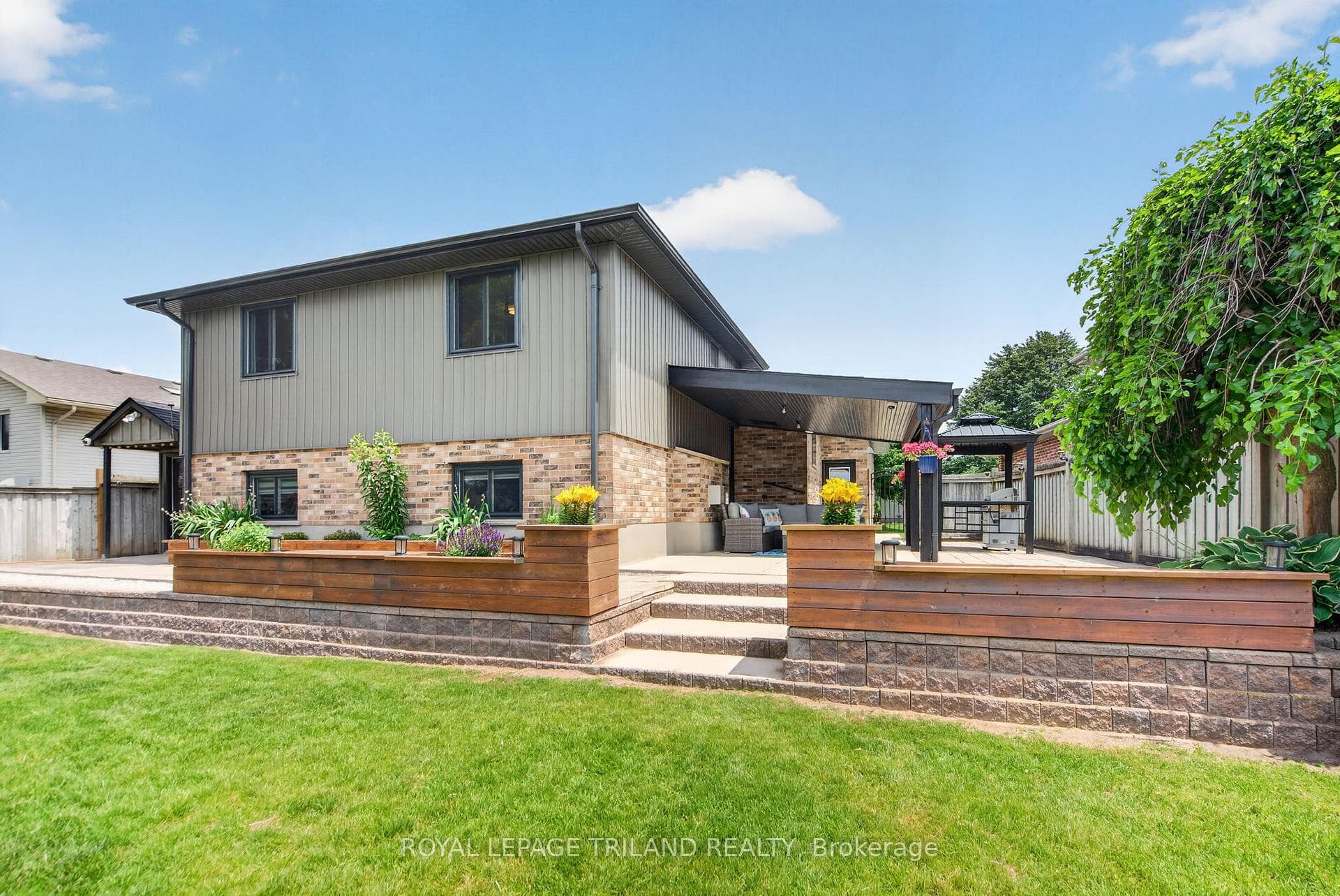 56 Parkview Crescent photo 43