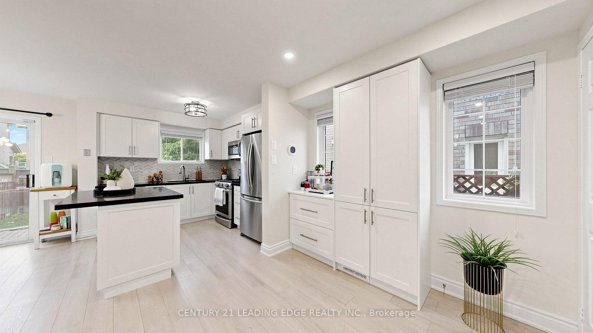 209 Kelso Crescent photo 5