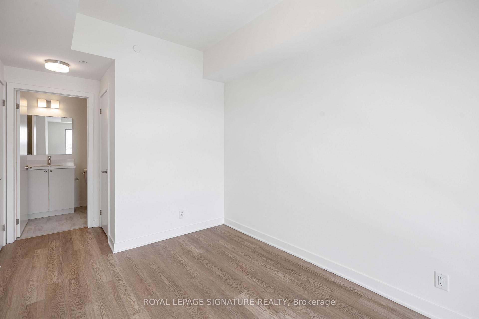 51 Clarington Boulevard Unit 520 photo 23