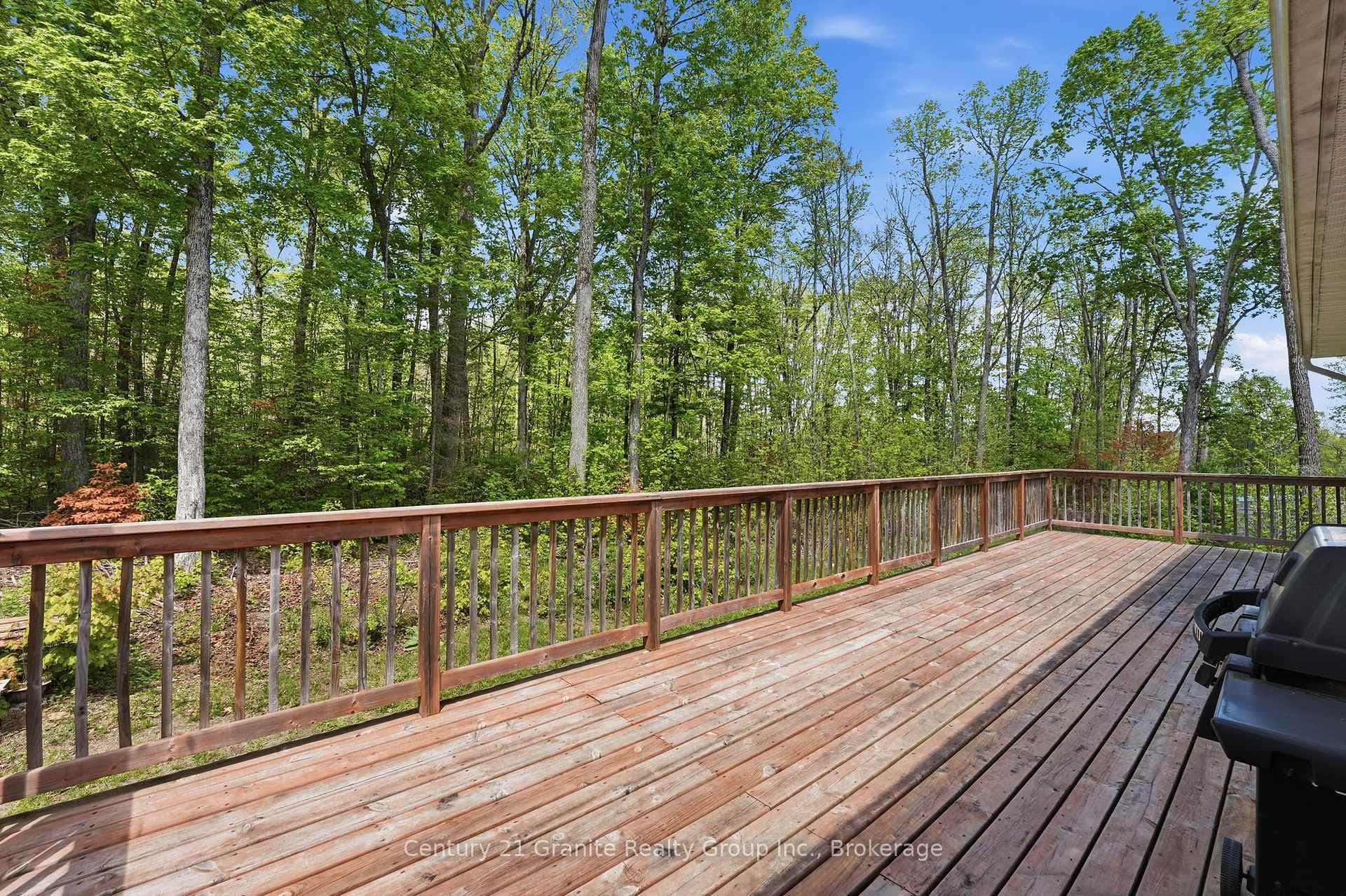 1048 Bacon Road photo 25