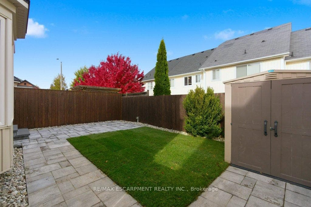 113 Thornlodge Drive photo 37