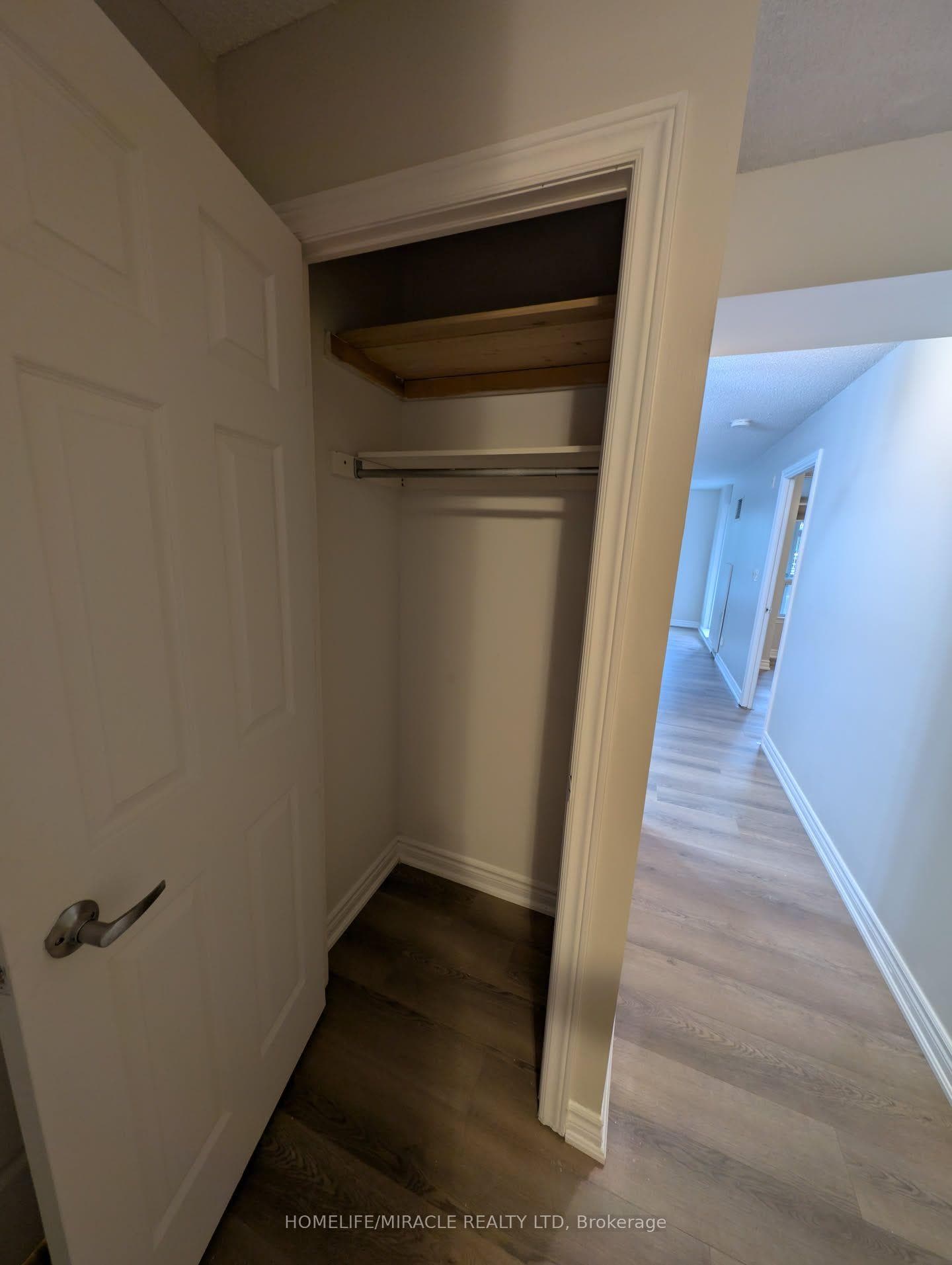 225 Wellesley Street Unit 607 photo 24