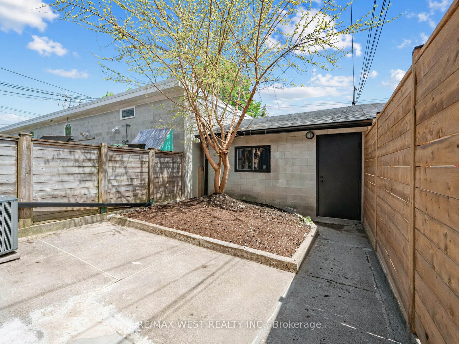 67 Day Avenue photo 22