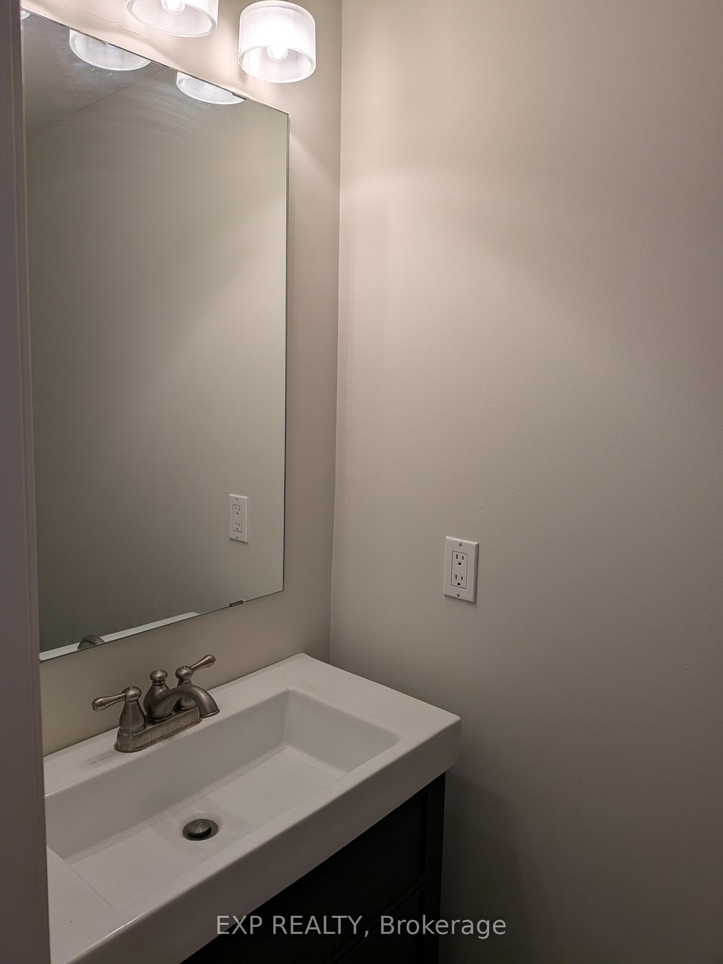 2280 Baronwood Drive Unit 32 photo 7