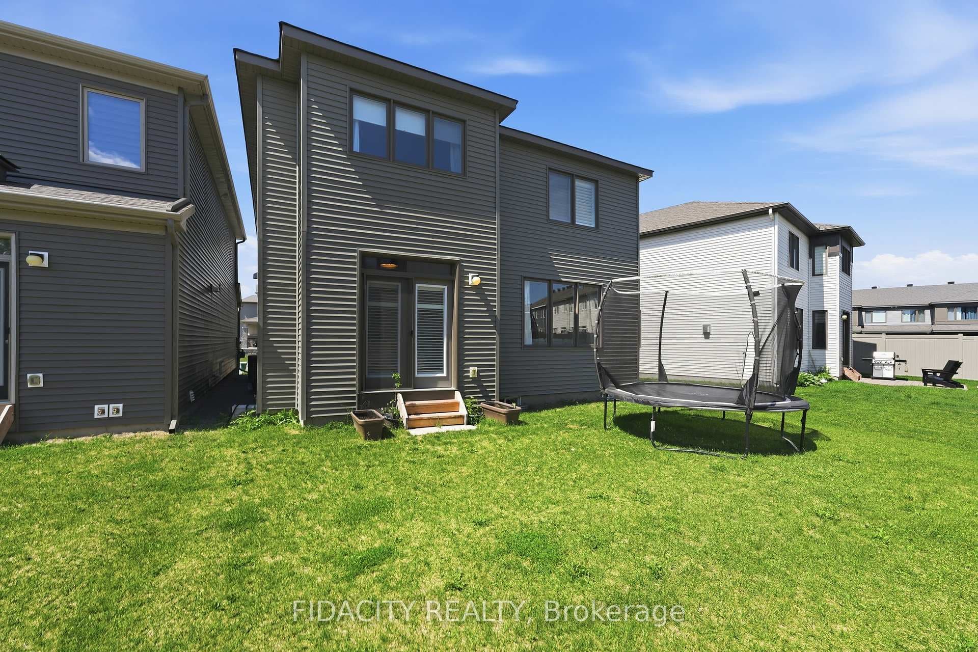 1002 Curraglass Walk photo 40