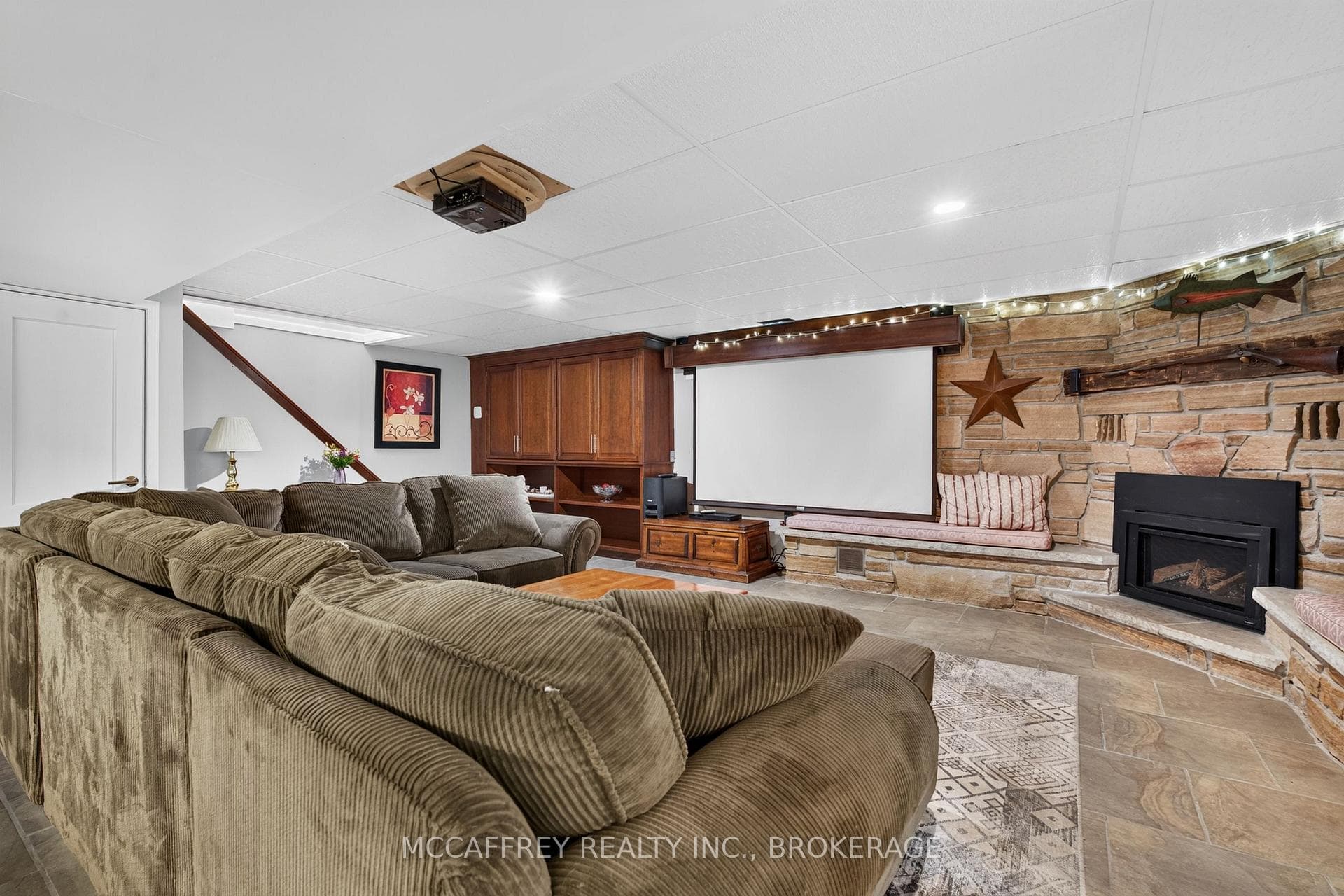2183 Daley Road photo 20