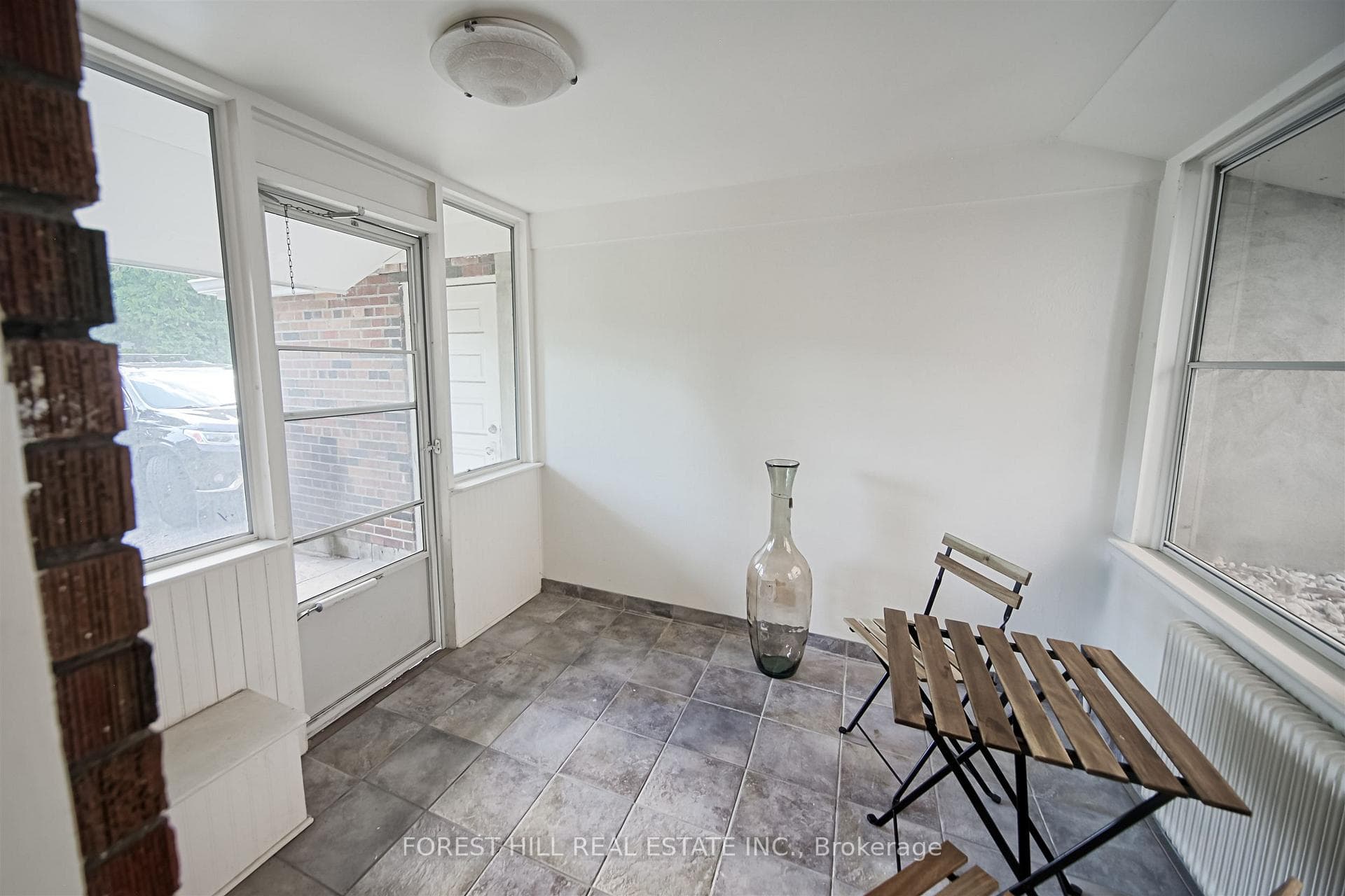 47 Rowley Avenue photo 28