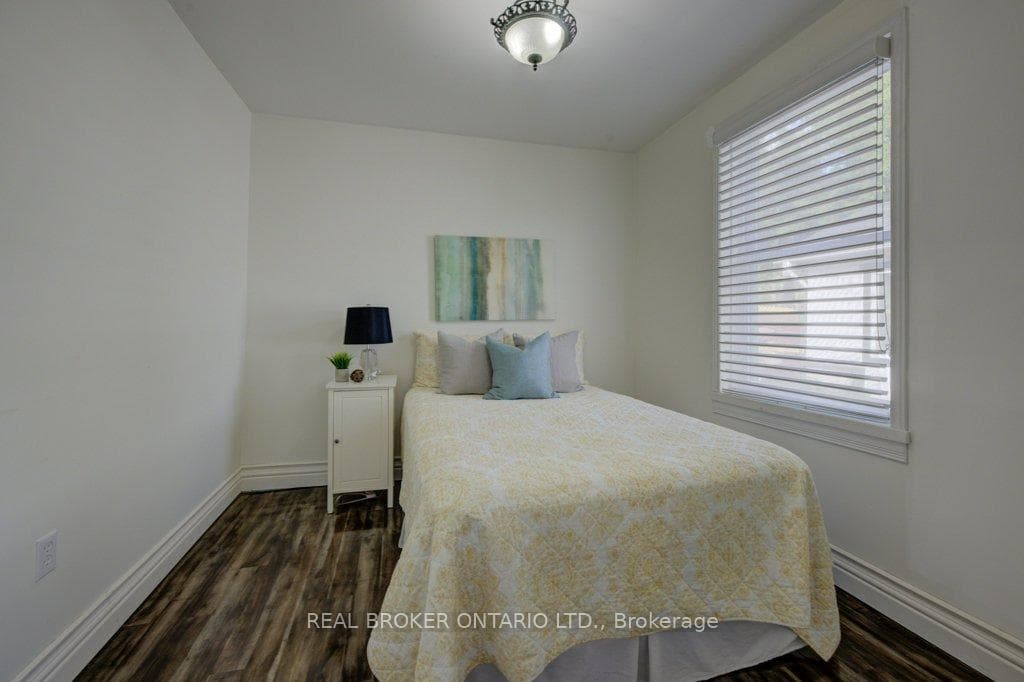 22 Emily Street photo 24