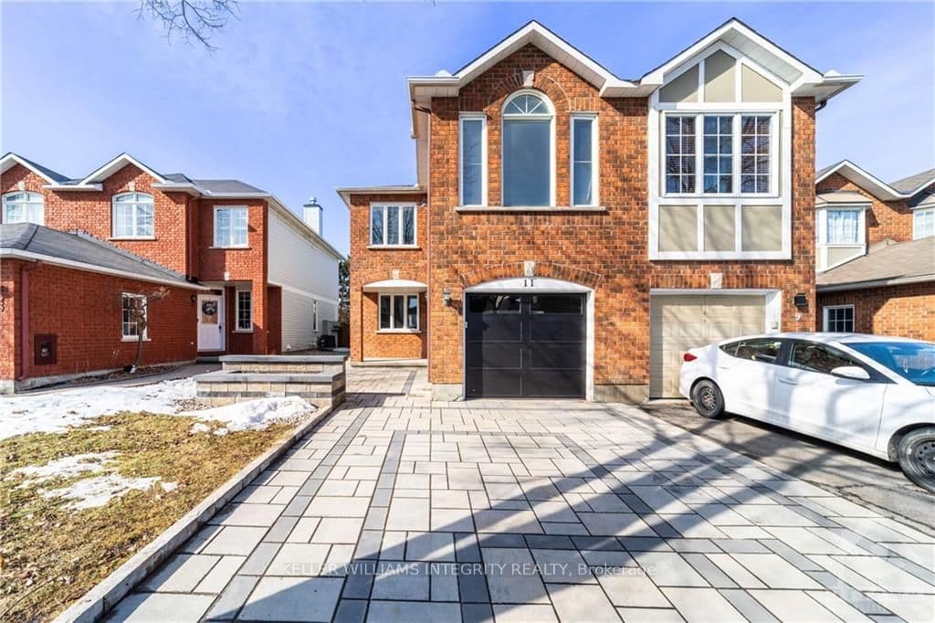 11 NOBLETON Avenue photo 1