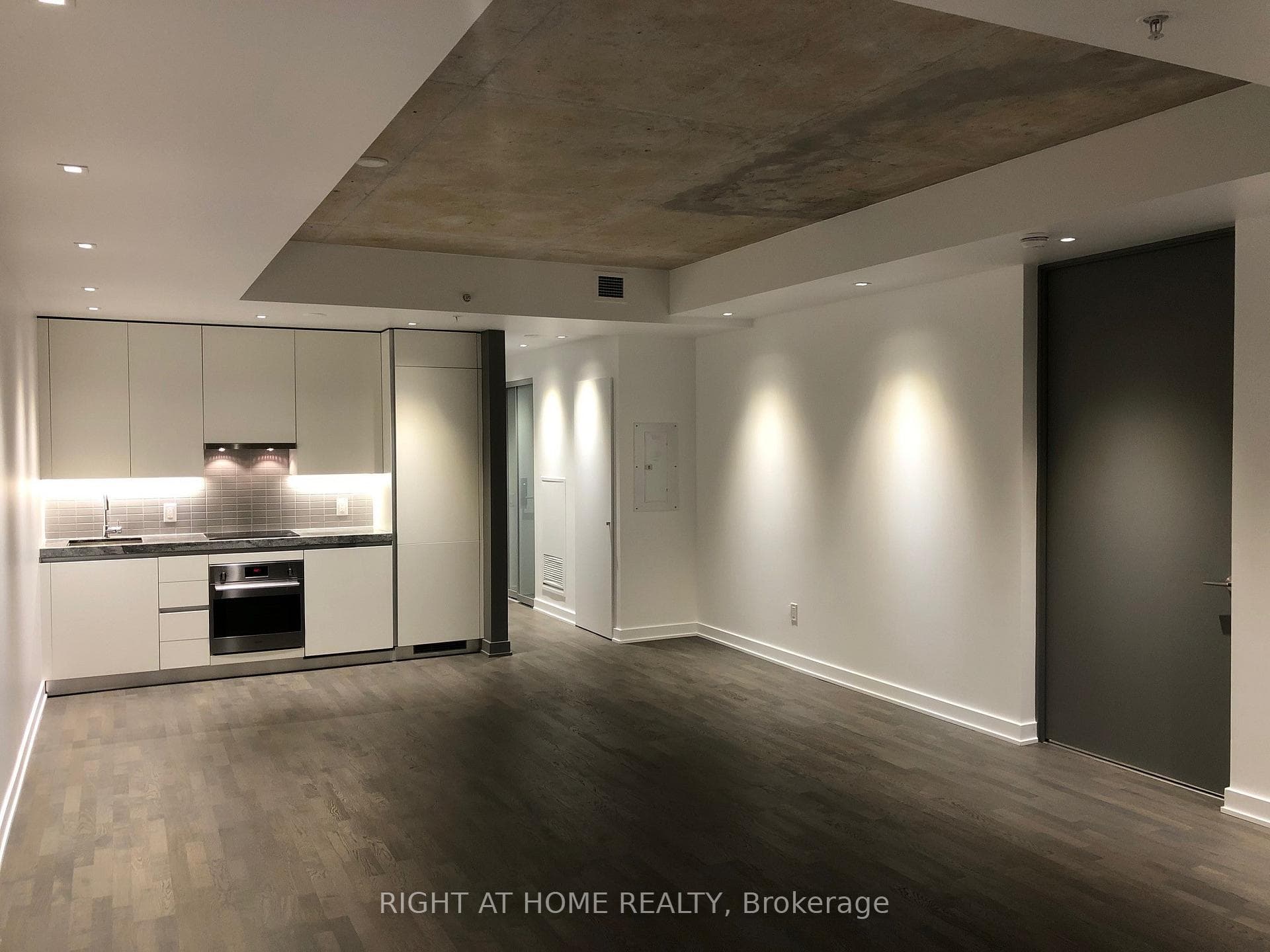 629 King Street Unit 1301 photo 4