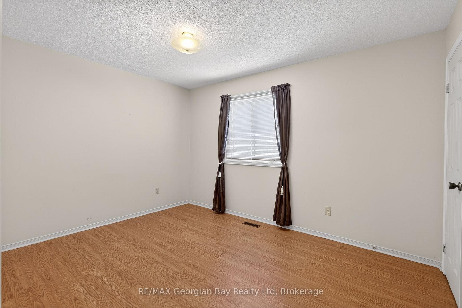 1032 Dominion Avenue photo 16