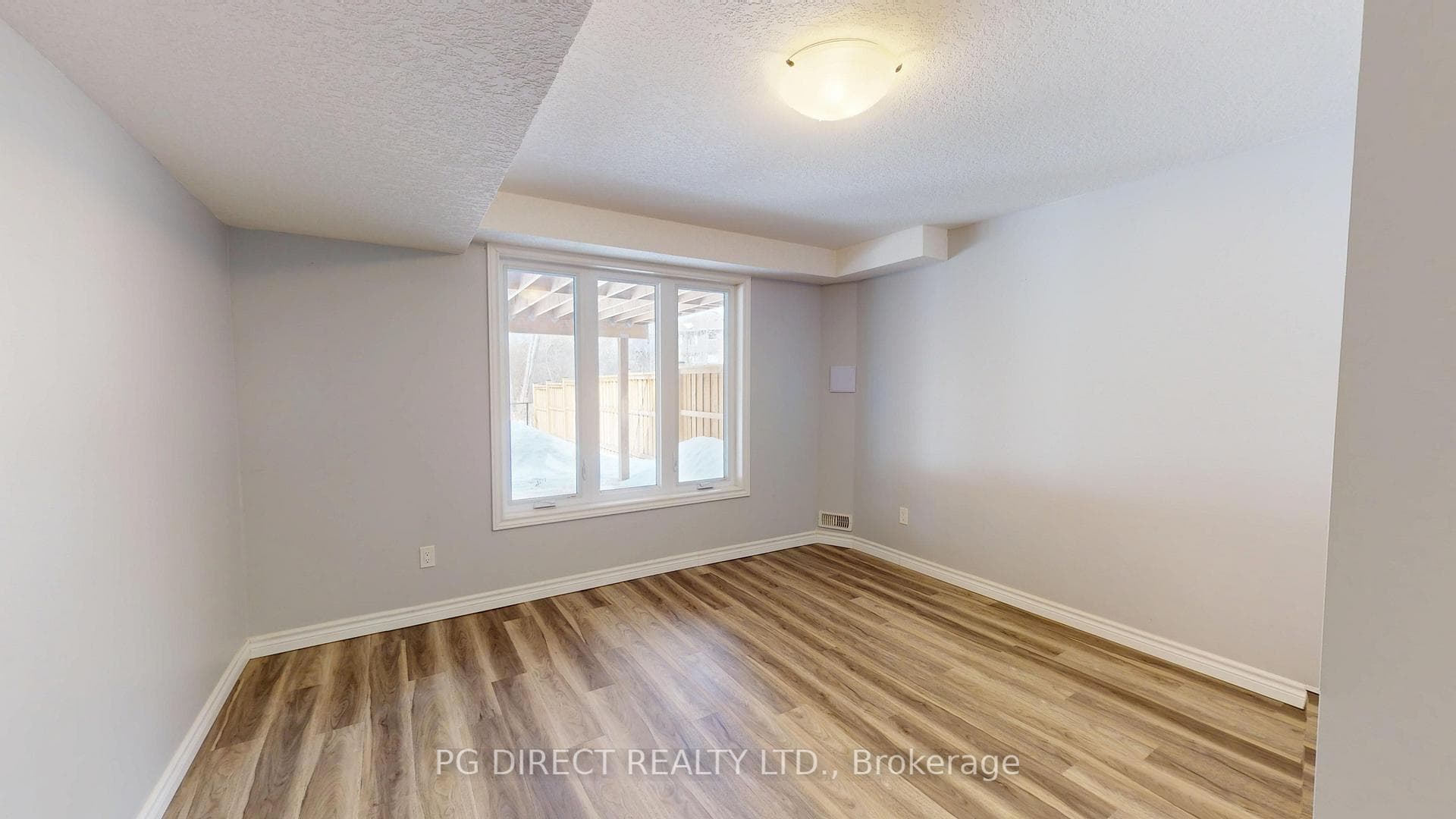111 Ambrous Crescent photo 16
