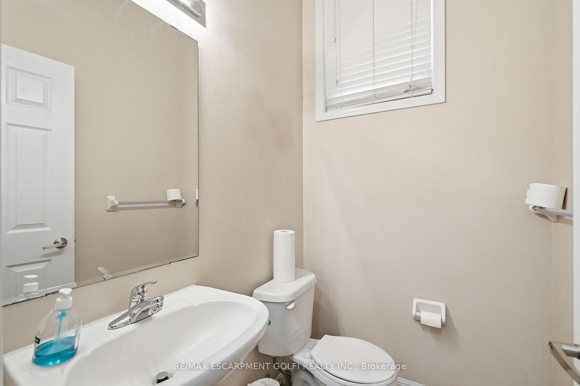 240 Emick Drive photo 16