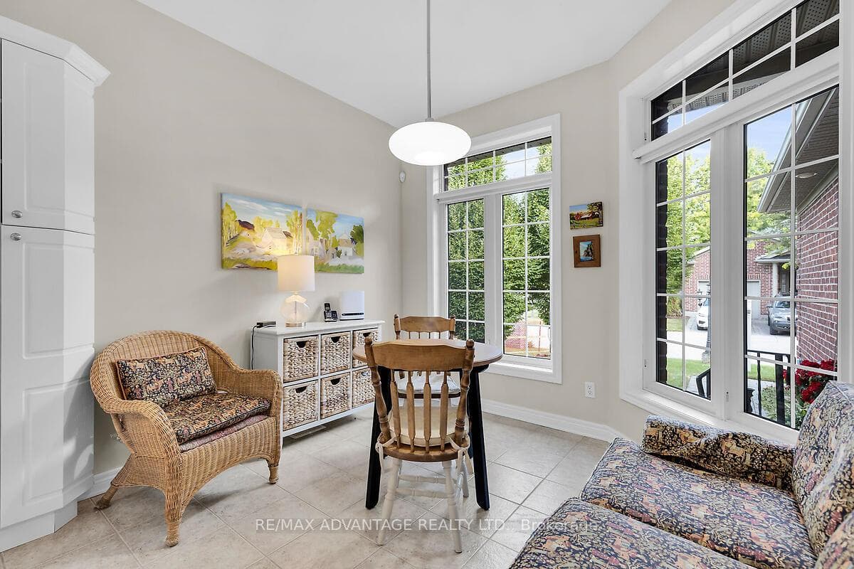 417 Hyde Park Road photo 8