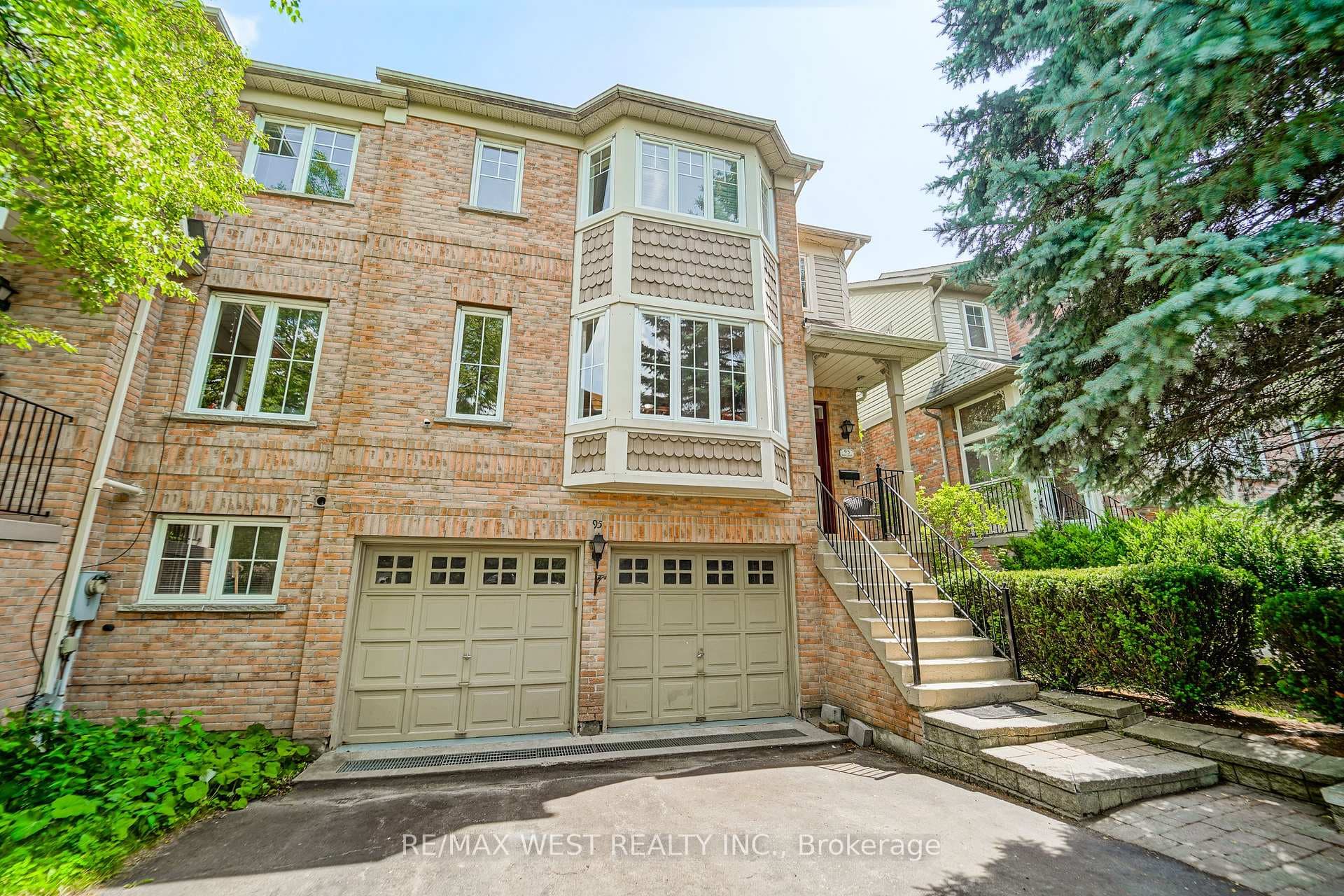 95 James Scott Road photo 1