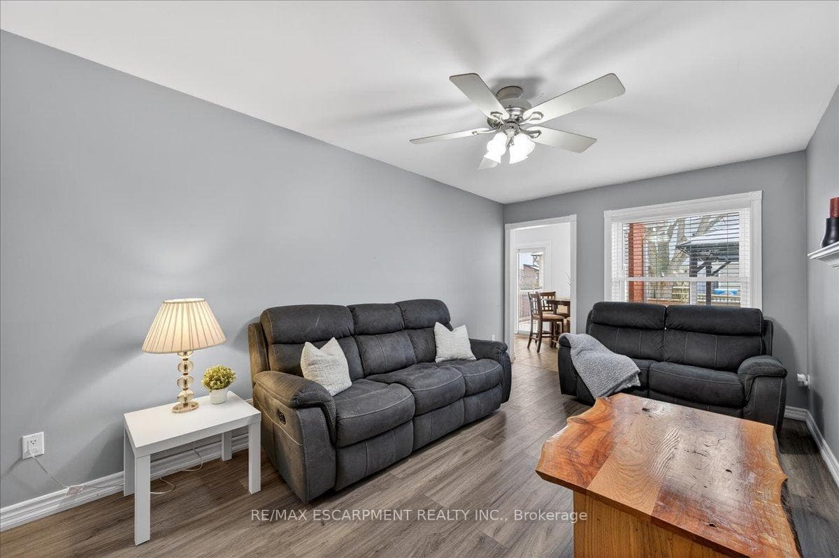 71 Royaledge Way photo 20