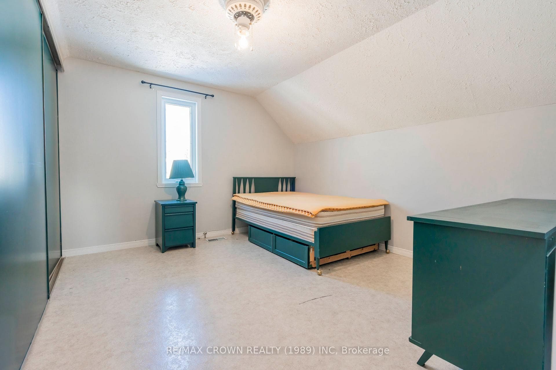 63 Bowman Avenue photo 25