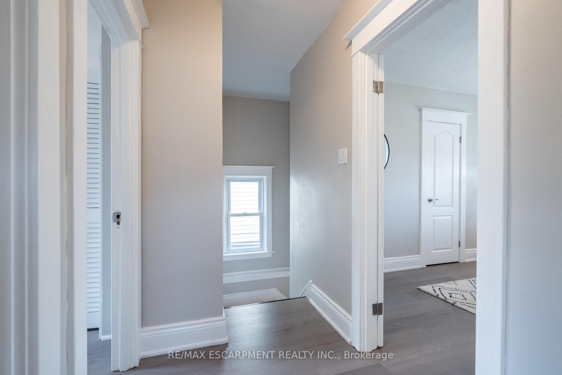 242 Glendale Avenue photo 18