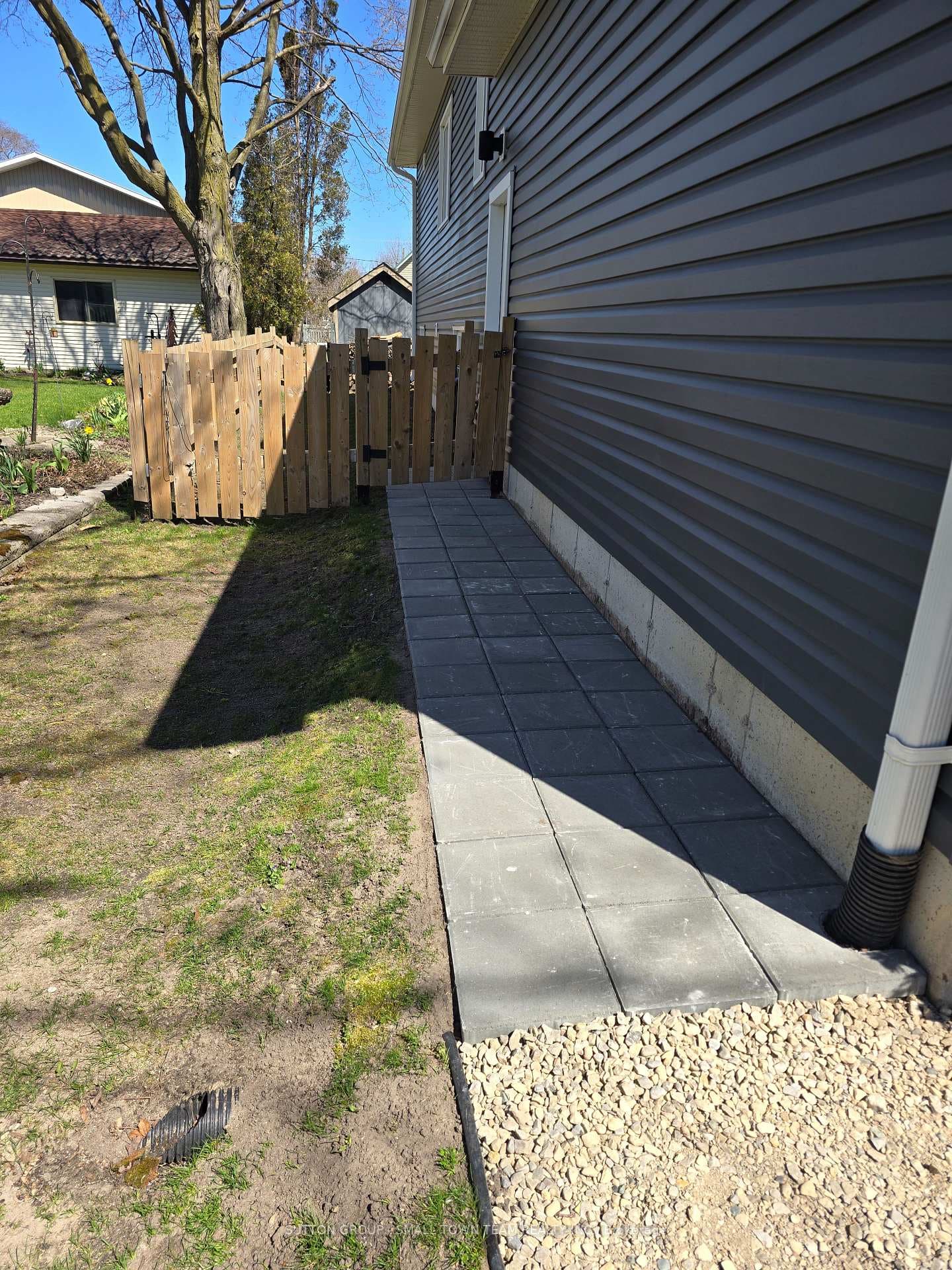 162 Roland Street photo 3