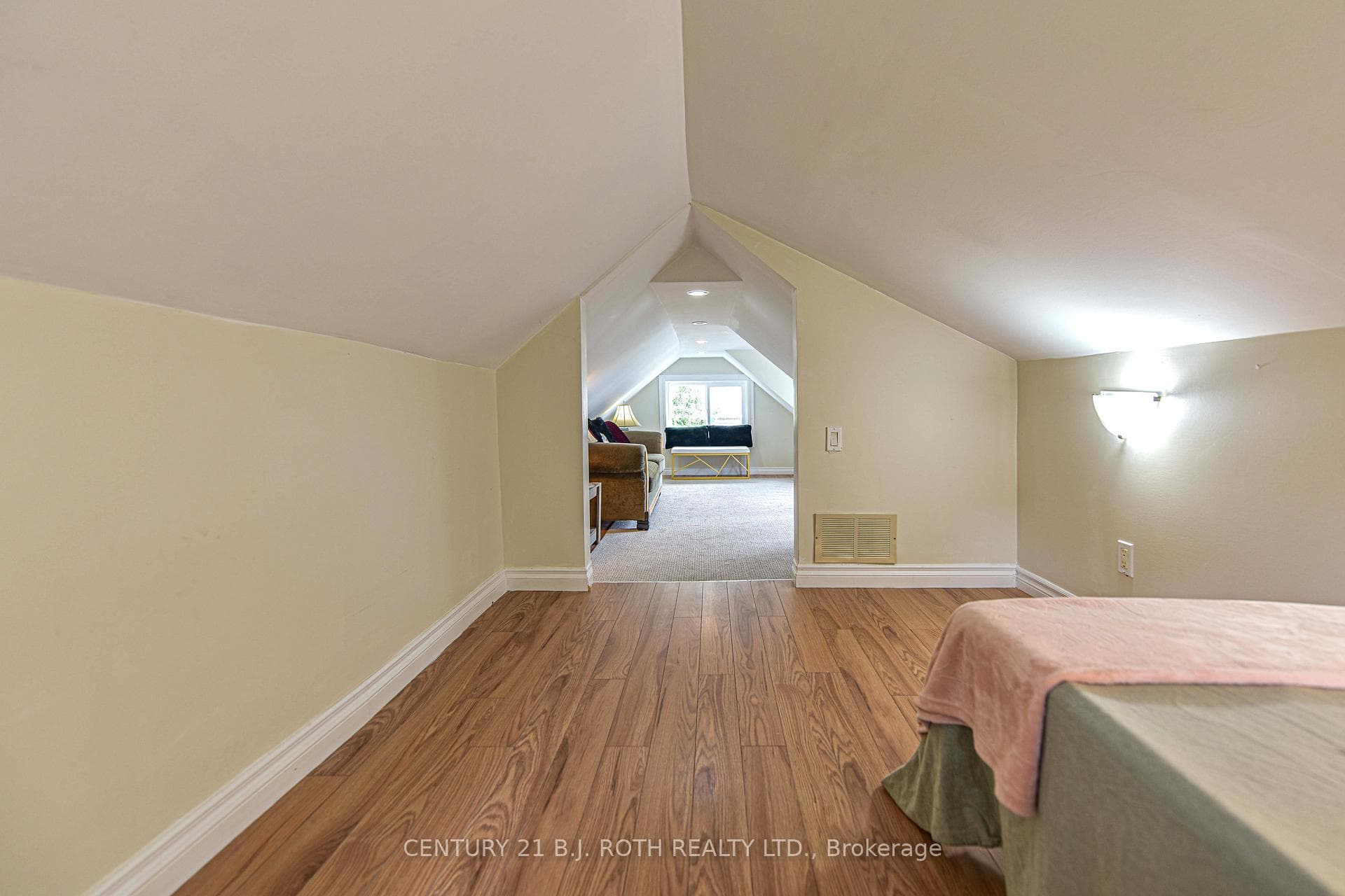 131 Powley Street photo 37