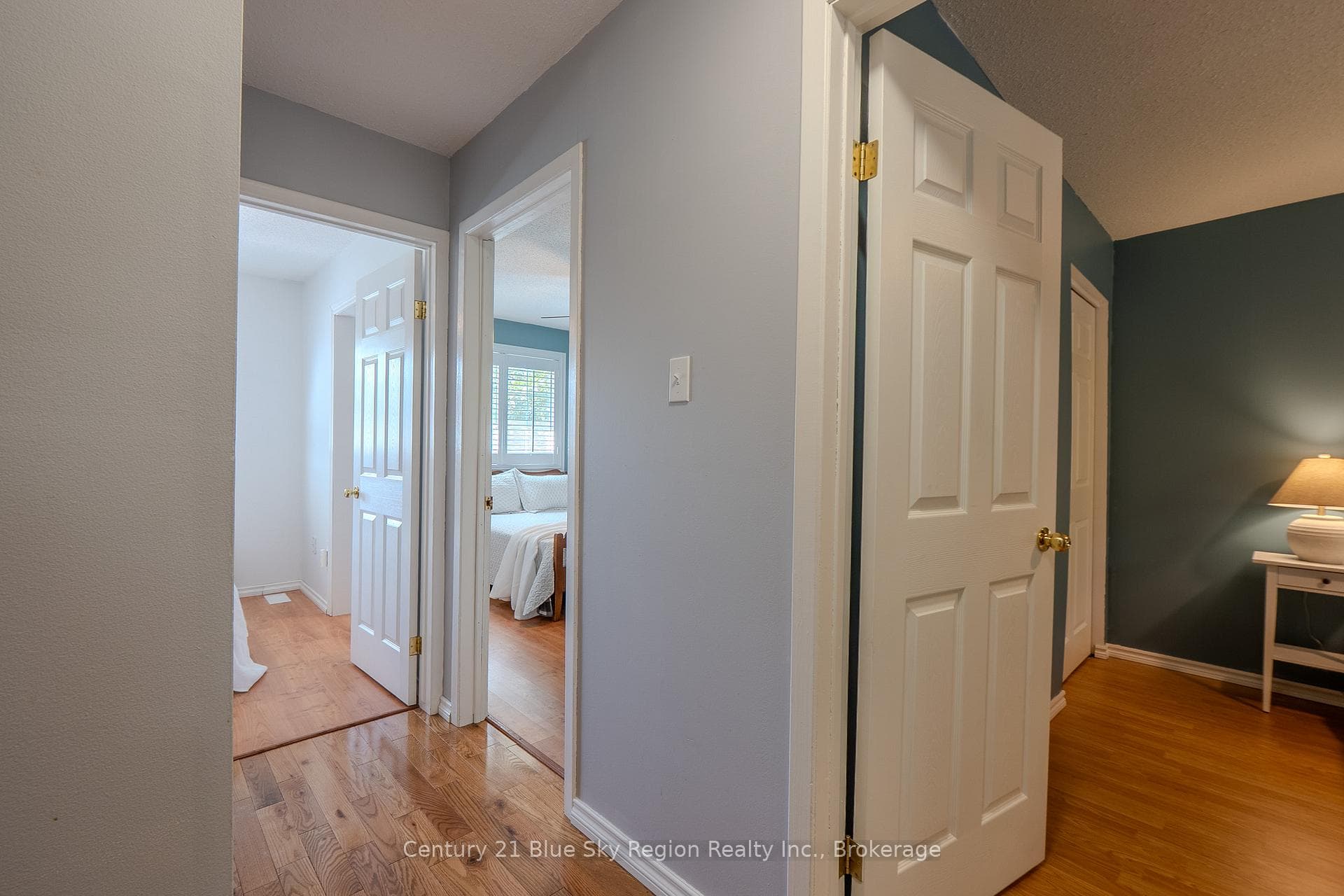 298 Rancier Street photo 20