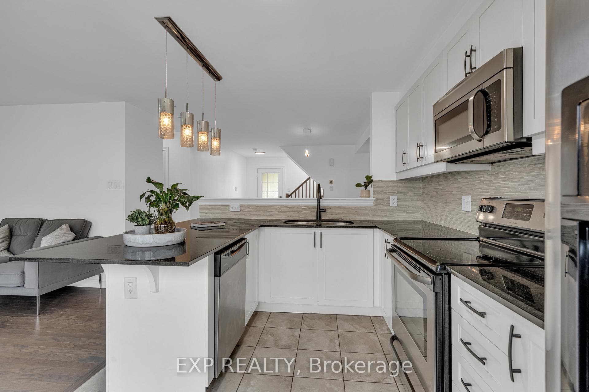 709 Maloja Way photo 12