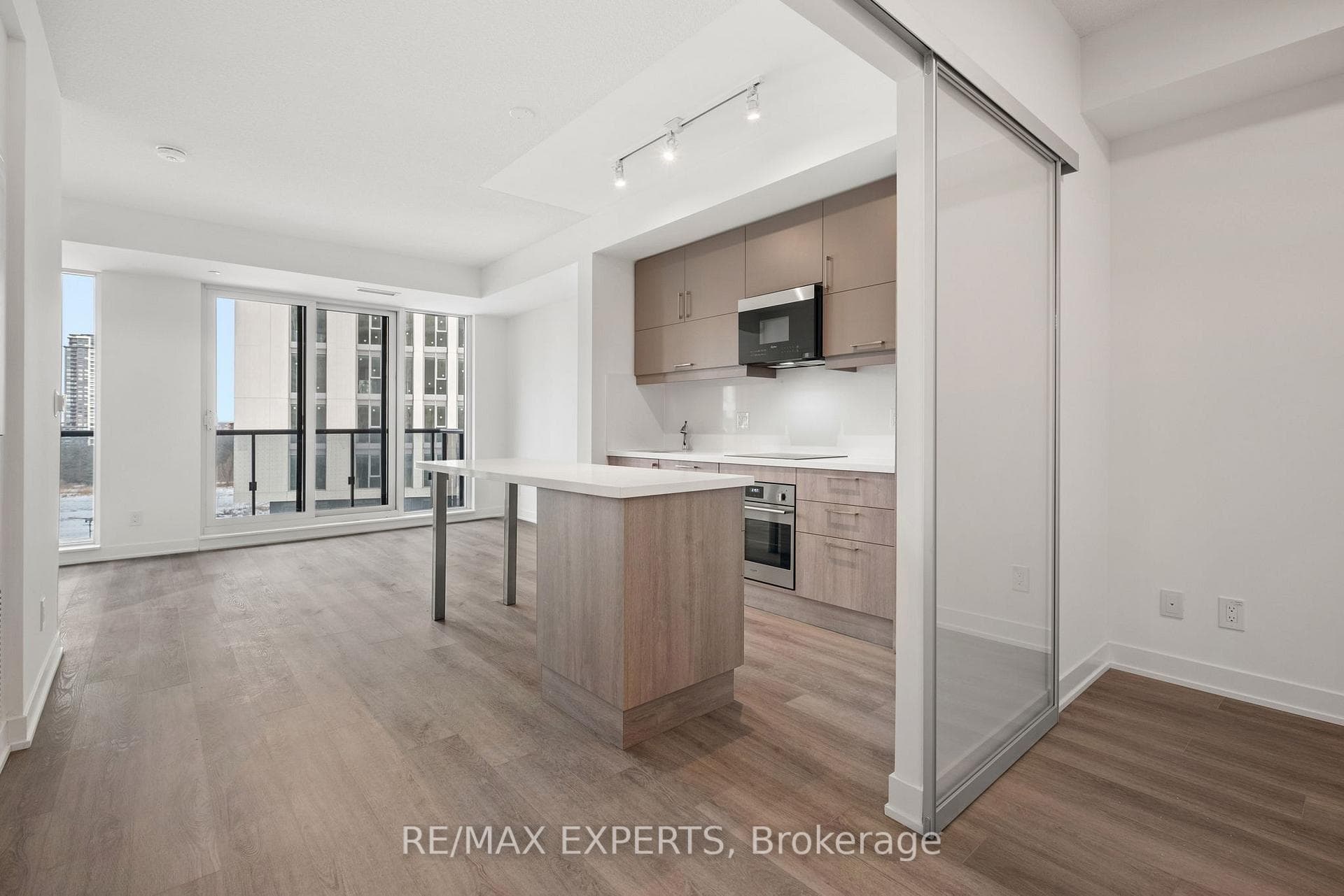 8119 Birchmount Road Unit A828 photo 2