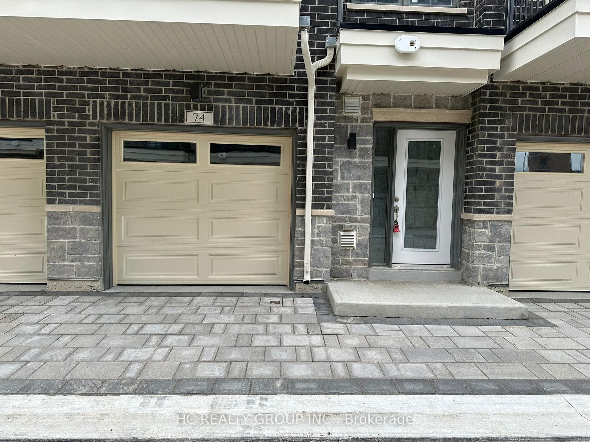 74 Clippers Crescent photo 1