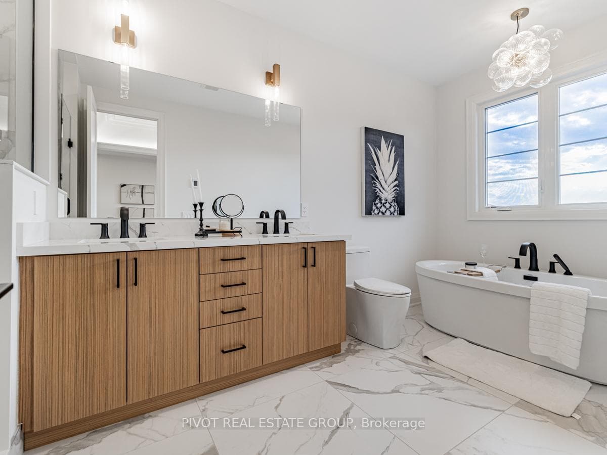 5 Rowe Street photo 34
