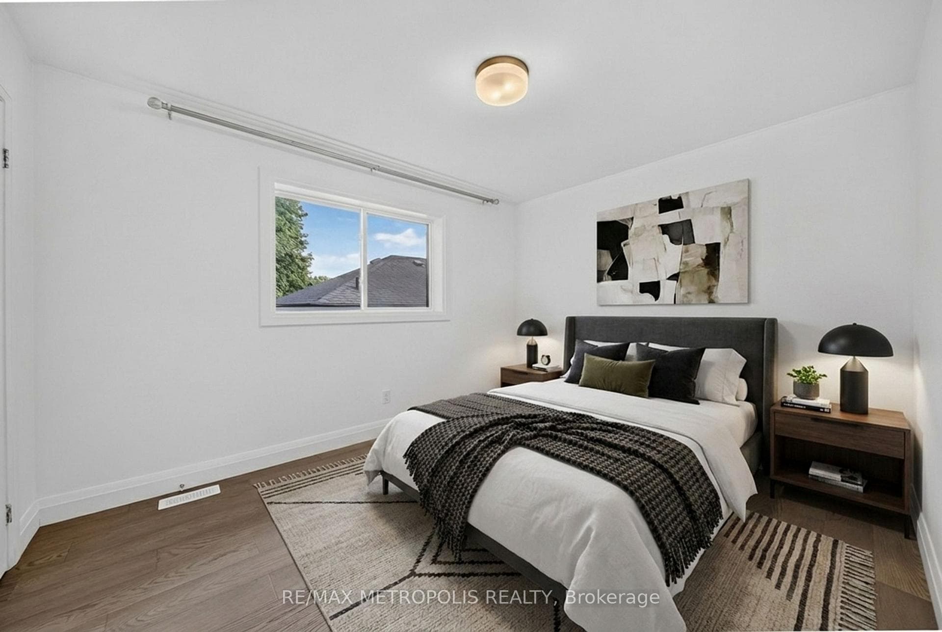 55 Russ Street photo 8