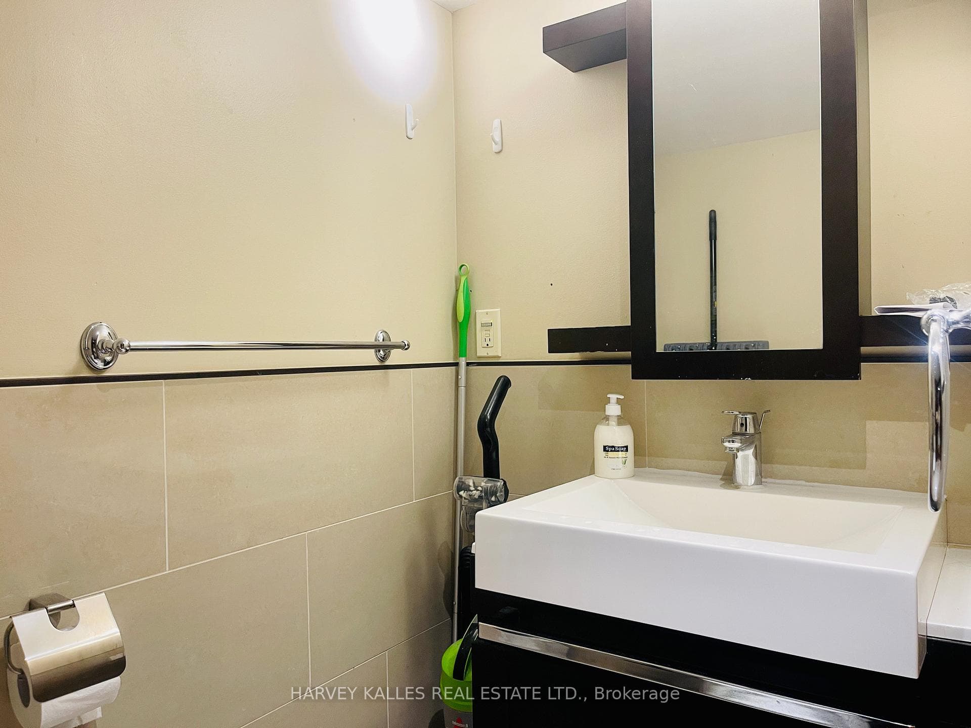 267 St Helens Avenue Unit 2 photo 13