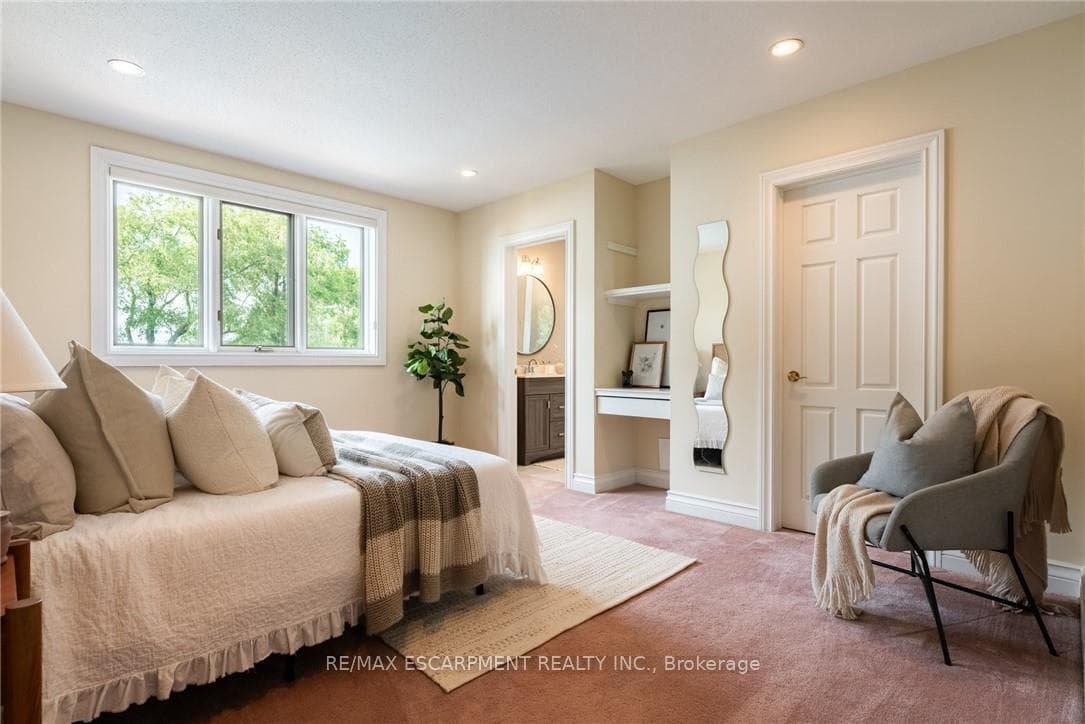17 Lochside Drive photo 43