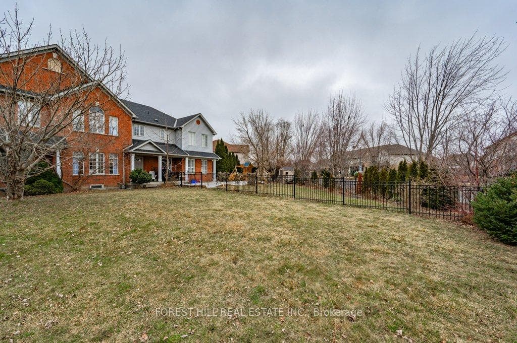 Fenced Front yard