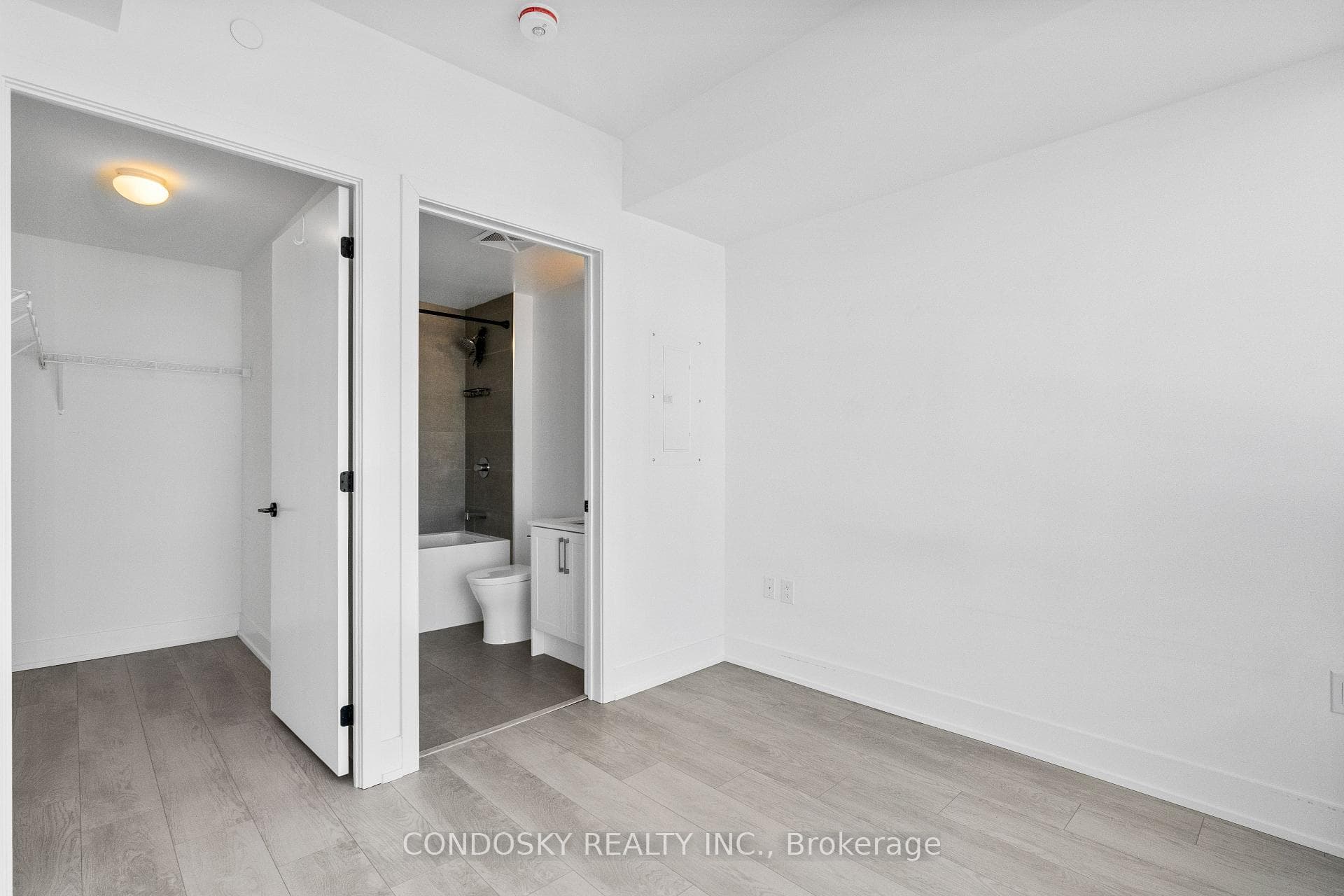 2450 Old Bronte Road Unit 205 photo 14