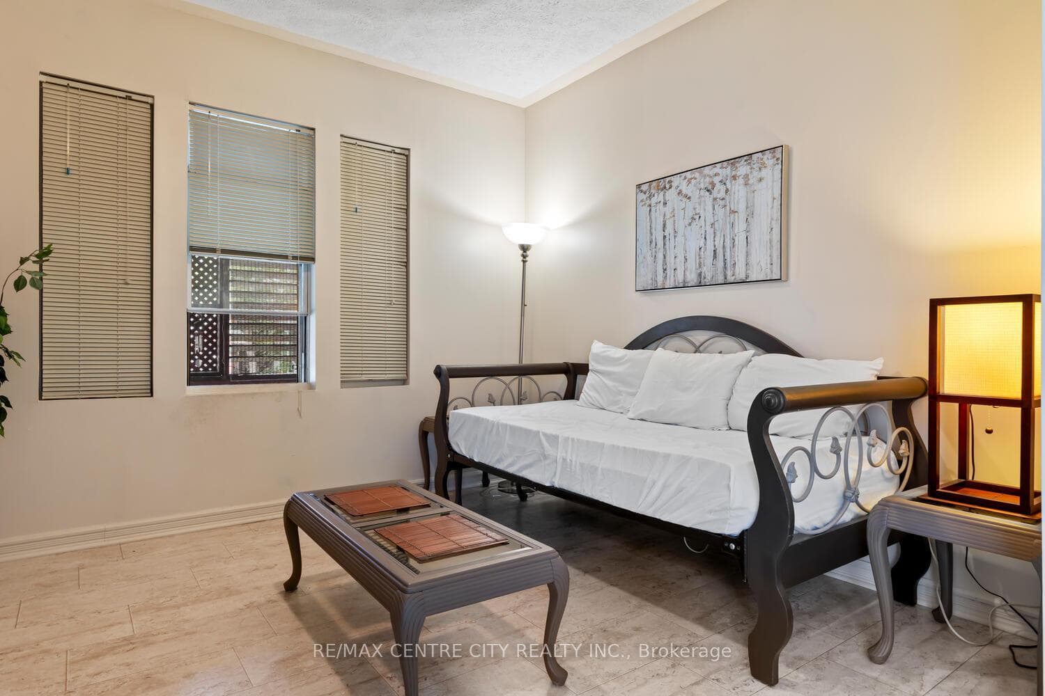 540 Quebec Street photo 6