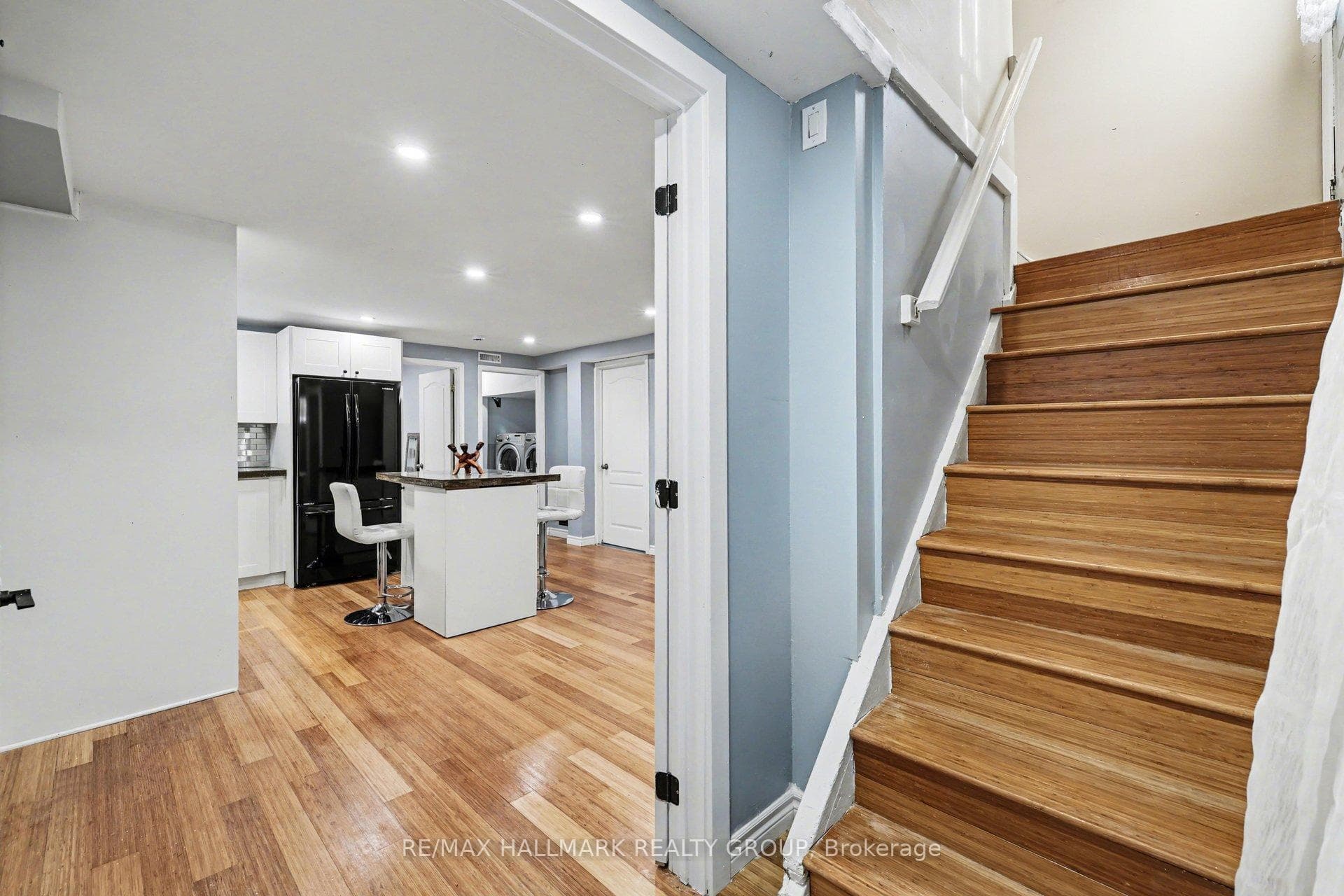 1307 Vancouver Avenue Unit B photo 4