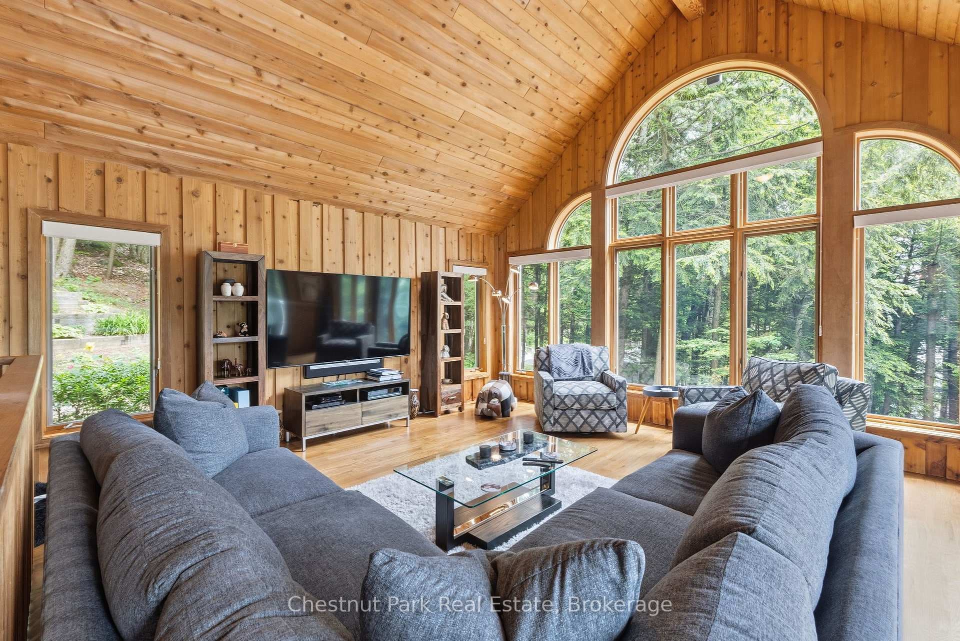 1077 HAMILLS POINT Road photo 9