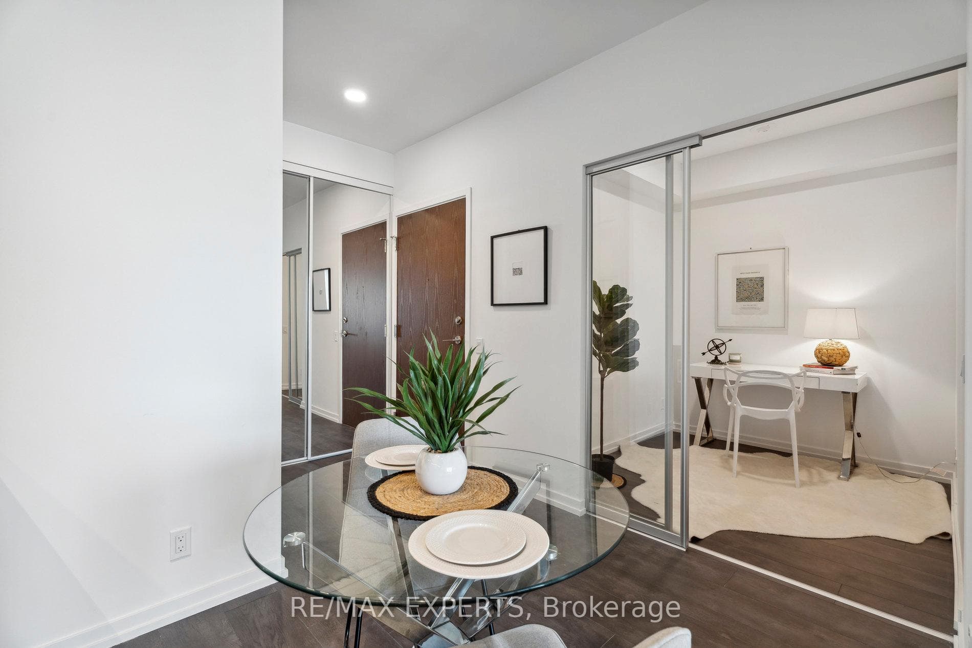 7890 Jane Street Unit 907 photo 17