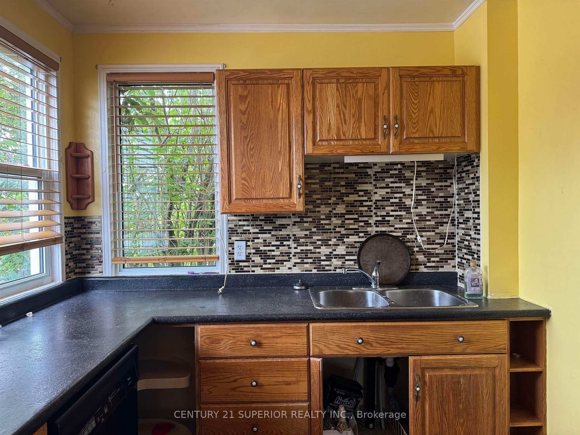 3 Ross Ave photo 10