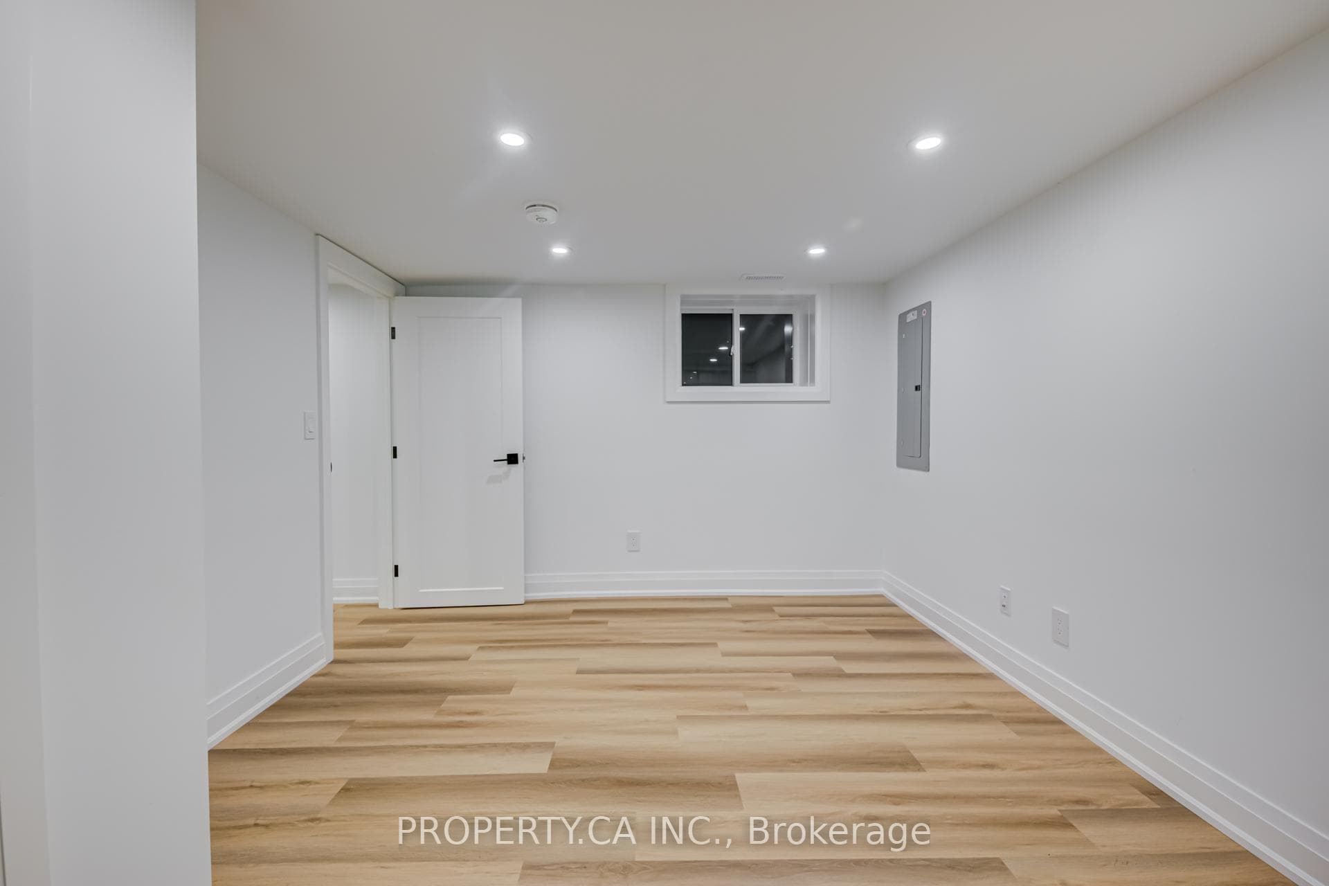 8 First Avenue Unit Lower photo 10