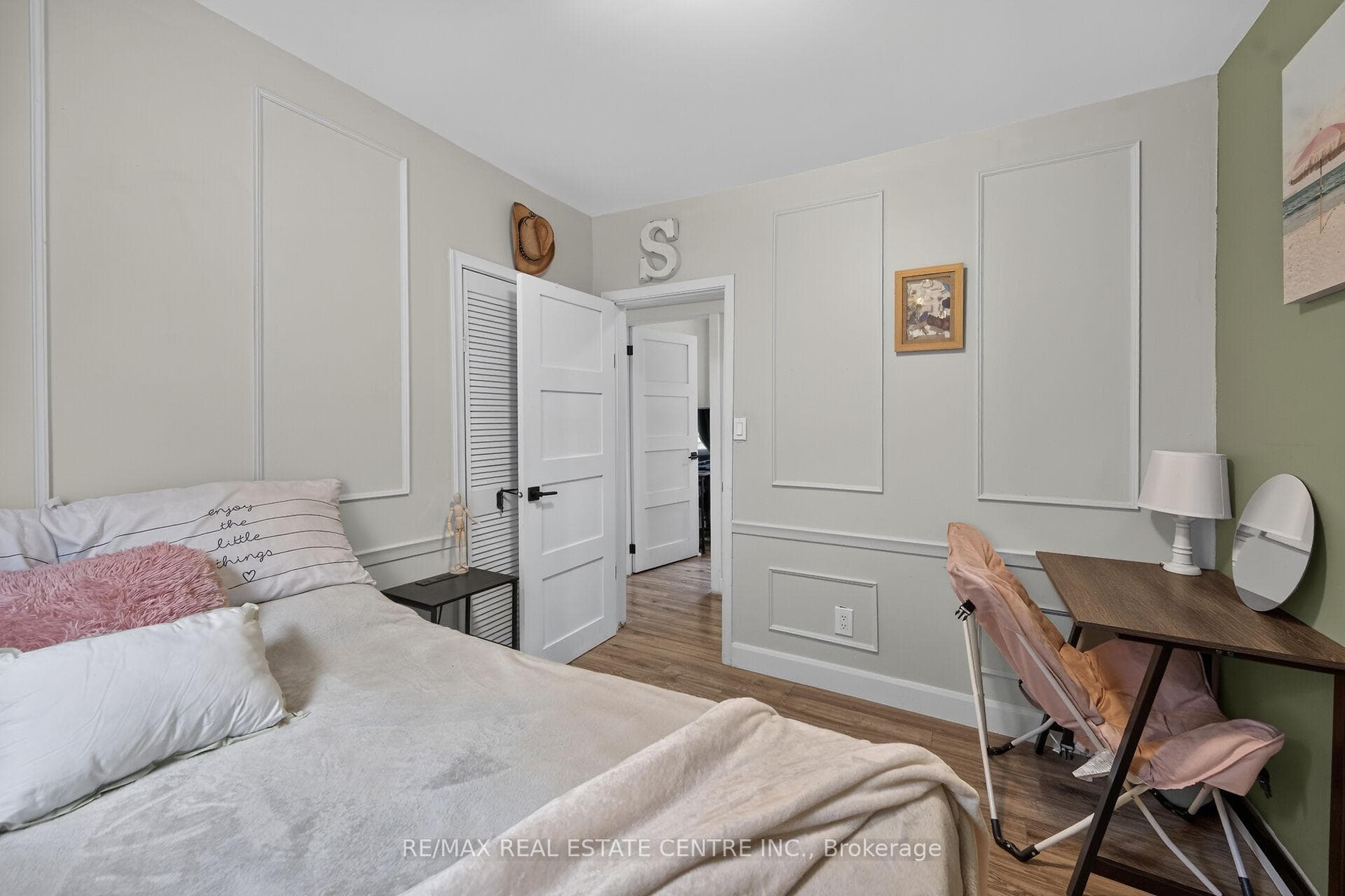 220 Paling Avenue photo 24
