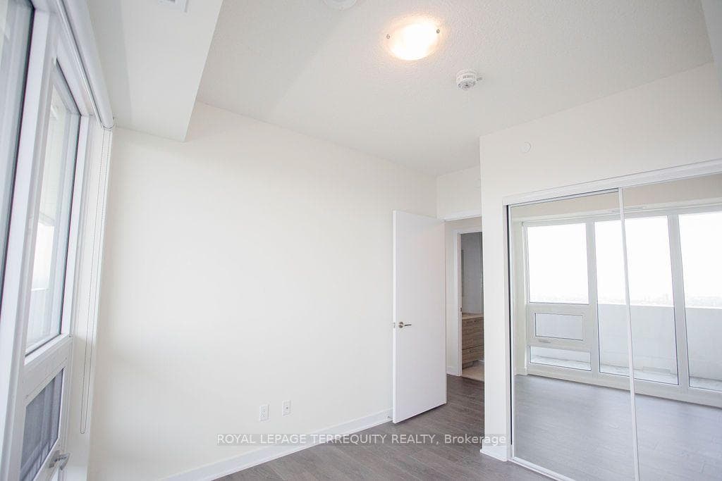 2221 Yonge Street Unit 4609 photo 15