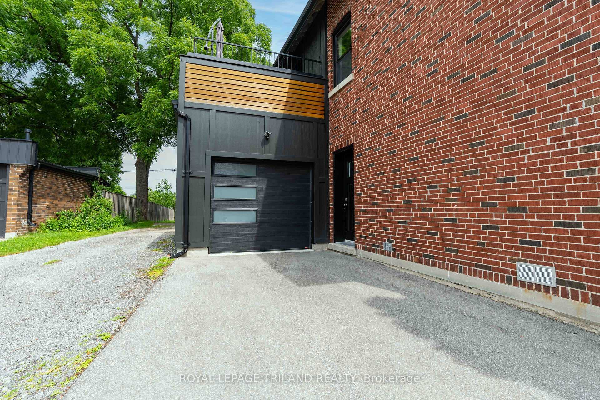 130 Windsor Crescent Unit 3 photo 37