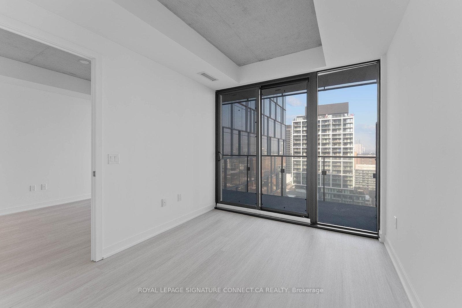284 King Street Unit 1706 photo 10