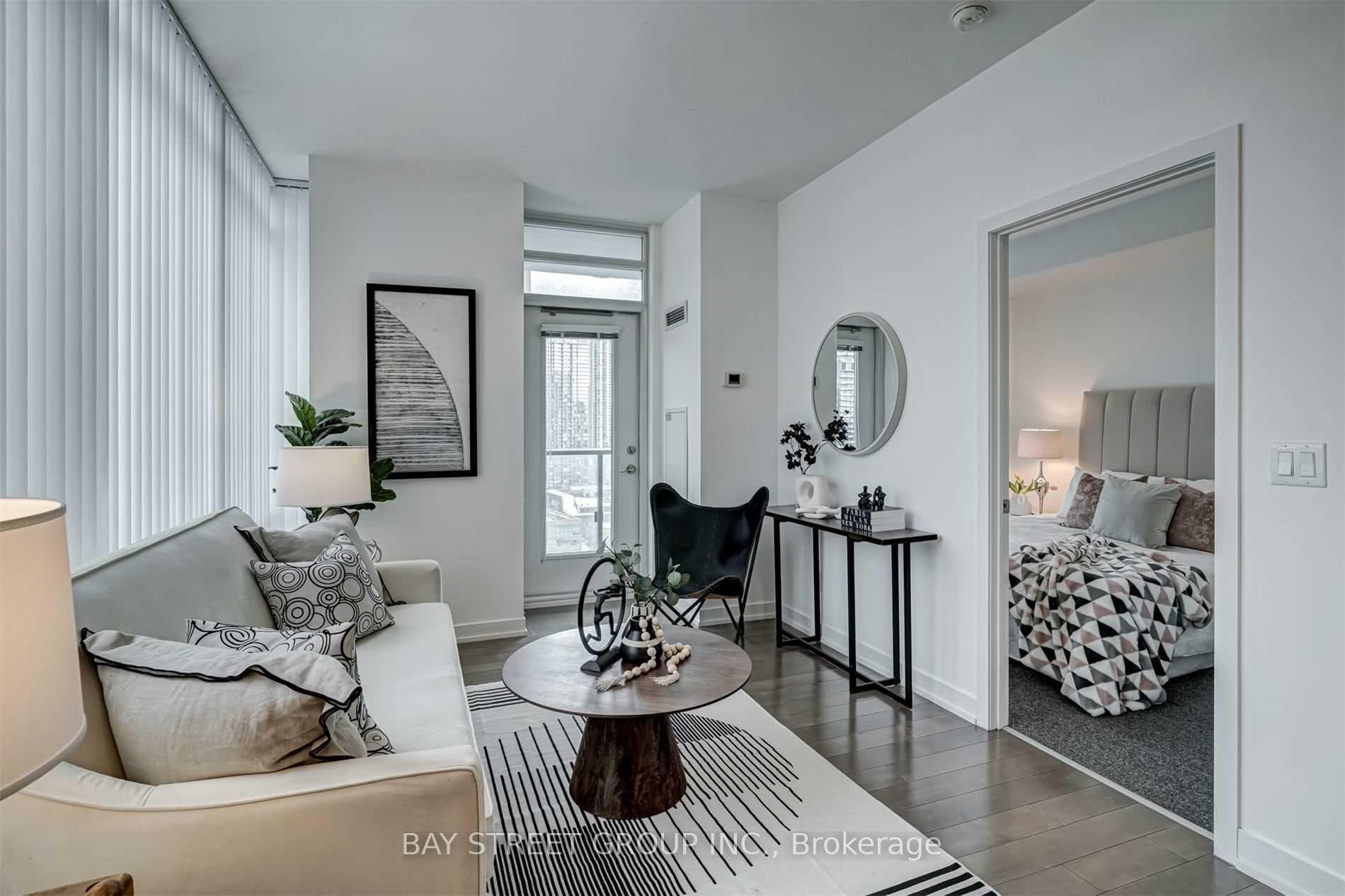 170 Fort York Boulevard Unit 1704 photo 7