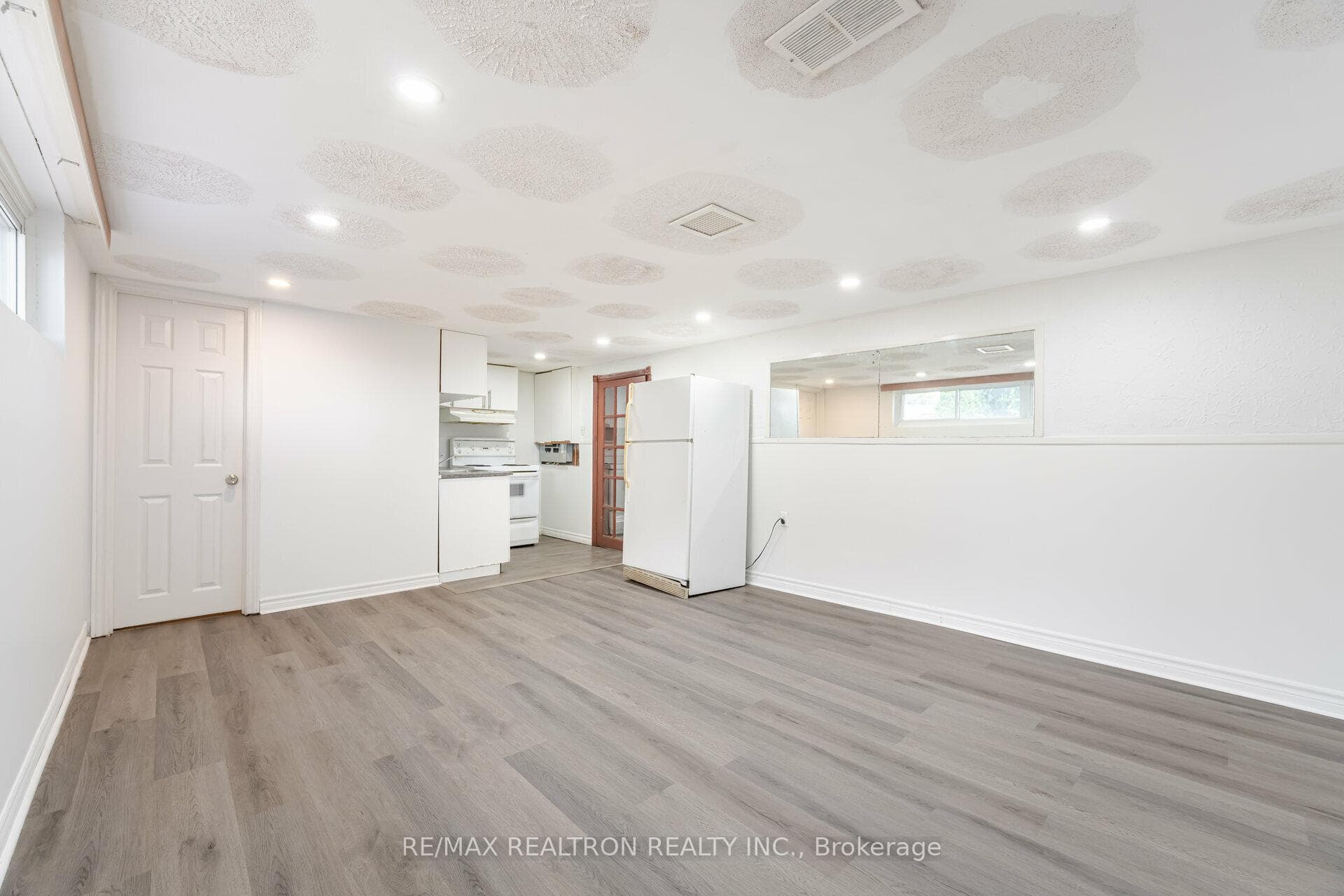 726 Brimorton Drive photo 26